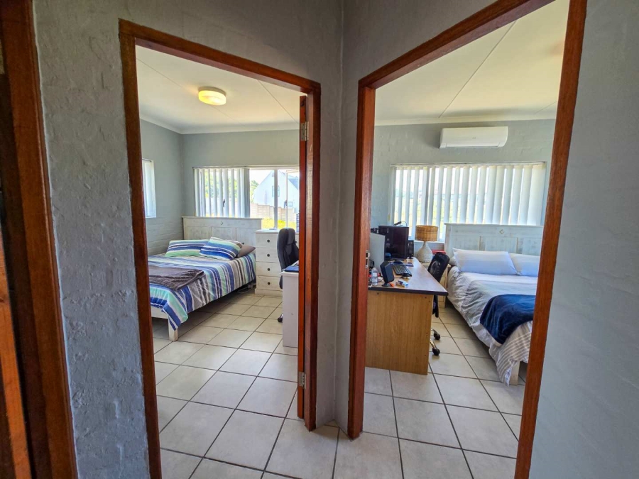 4 Bedroom Property for Sale in Jongensfontein Western Cape